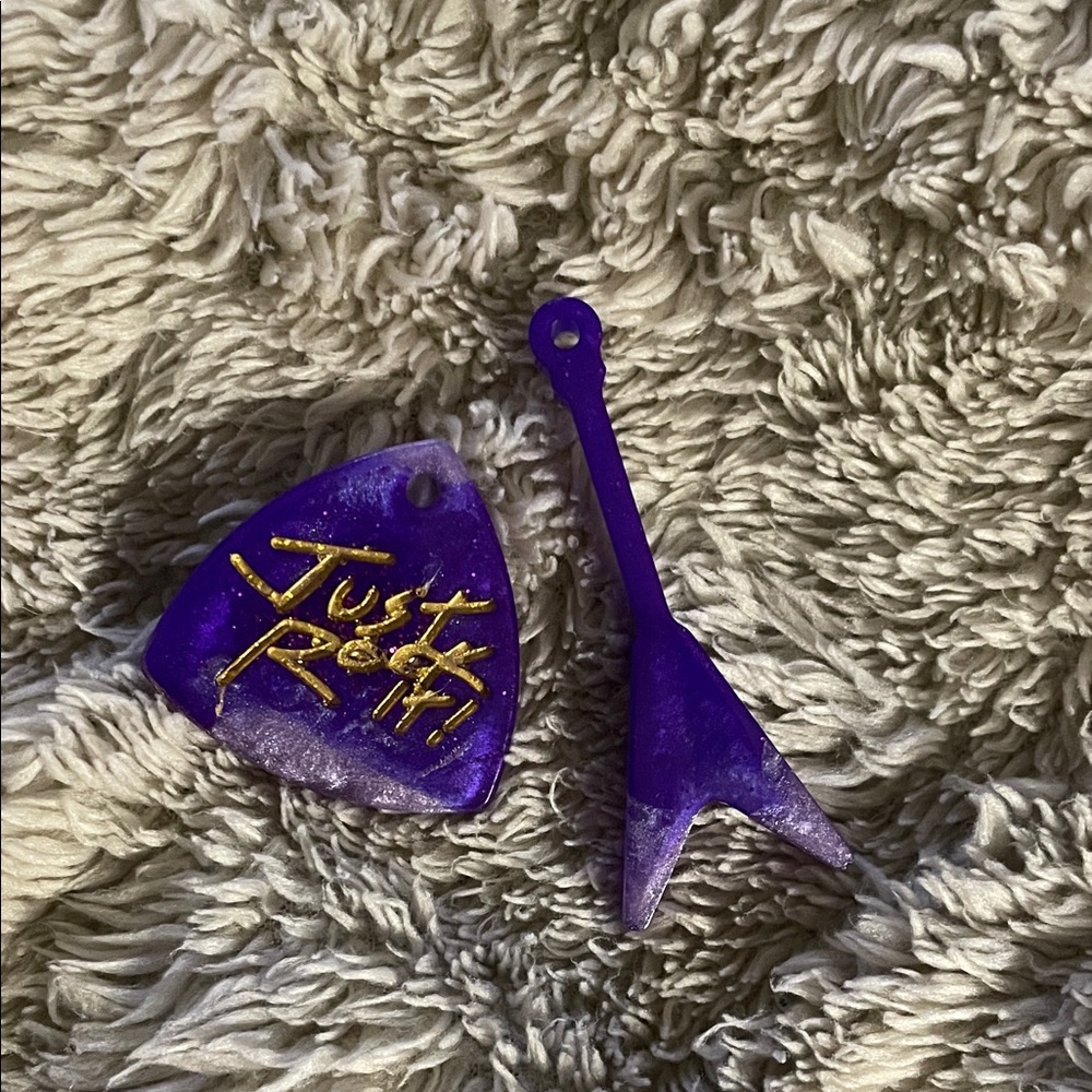 Purple Guitar Pick and Tool Set